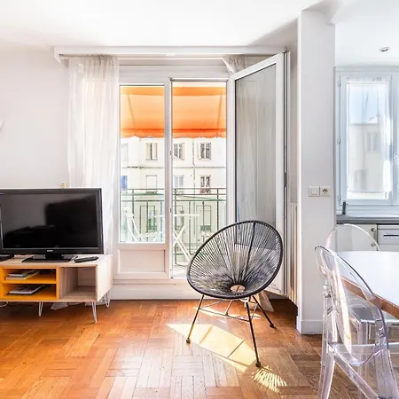 Lumineux + Terrasse - Hypercentre Apartment *